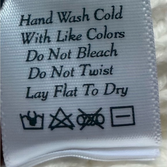 NWOT Pink Lily Off “Wanna Be With You” Cream Cropped Crochet Sleeves Sweater - Picture 11 of 11